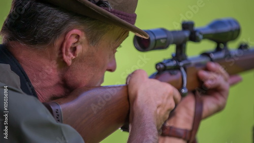 Hunter see the moving target