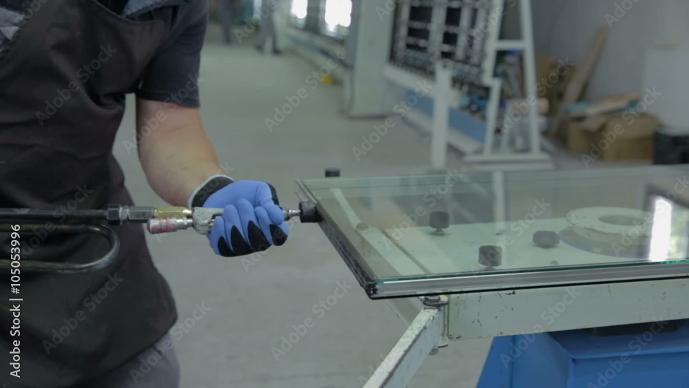 Protecting the edge of dim glass Protecting the edge of dim glass