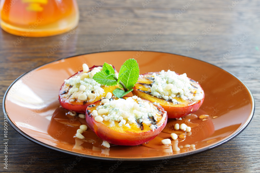 Grilled peaches with honey and gorgonzola. Grilled peaches with honey and gorgonzola.