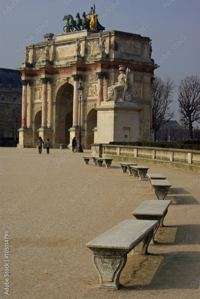 Paris, arc de triomphe du Carrousel au jardin des Tuileries