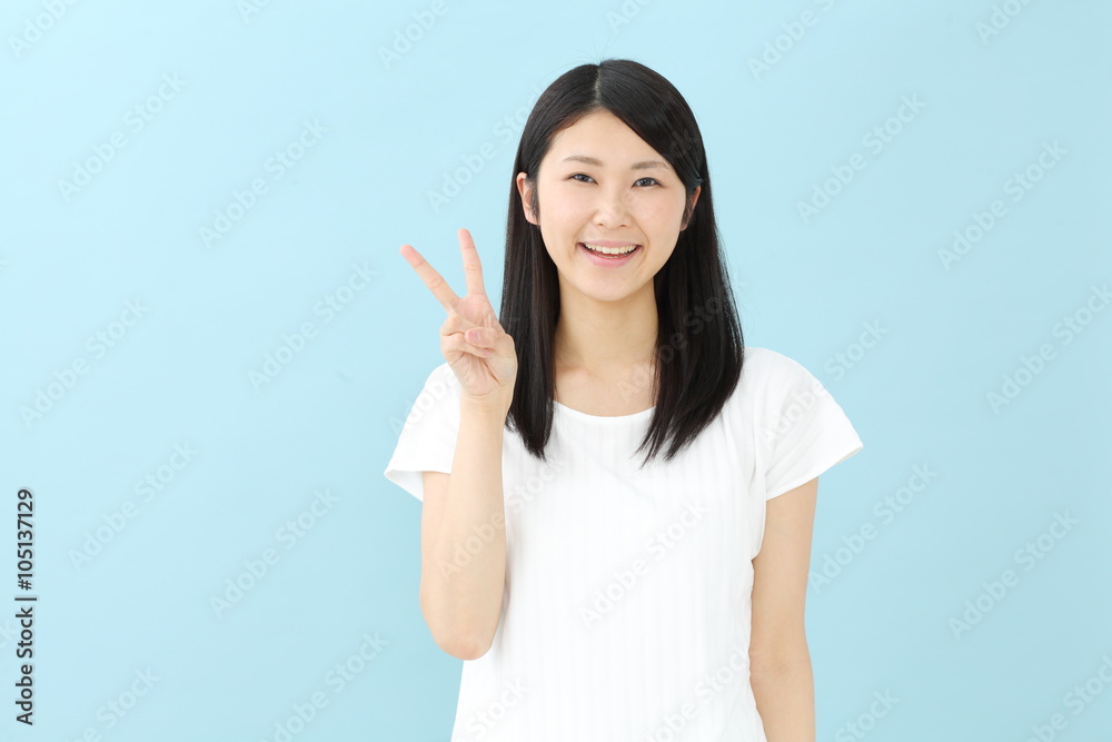 ピース・若い女性 ピース・若い女性