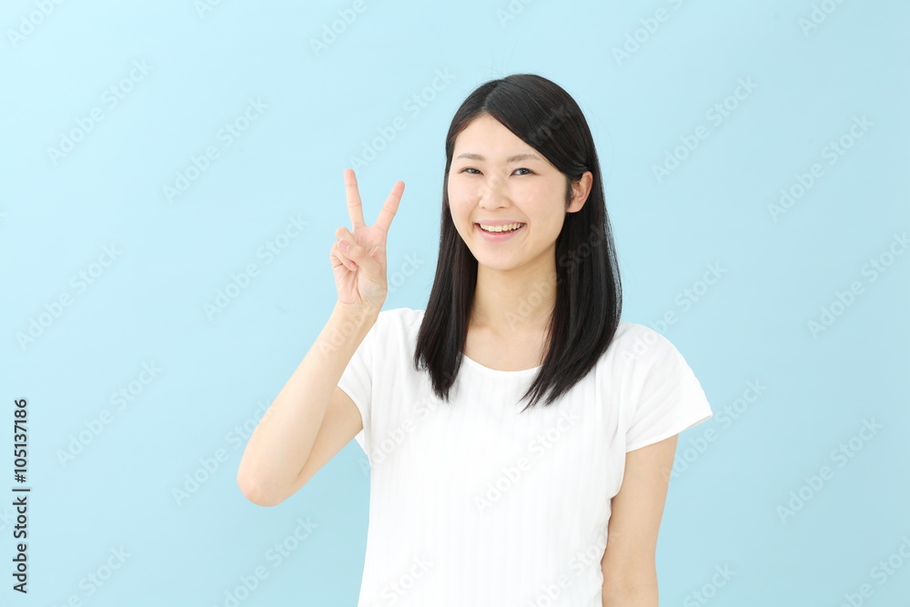 ピース・若い女性 ピース・若い女性
