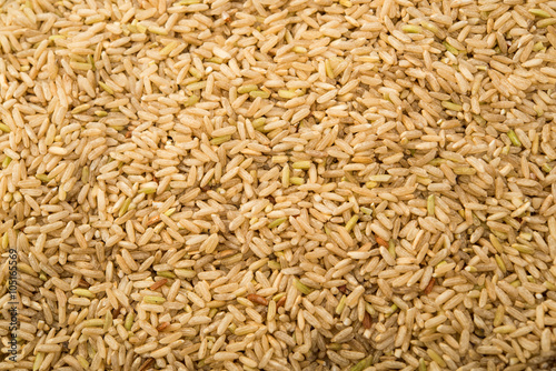 closeup pile of brown rice