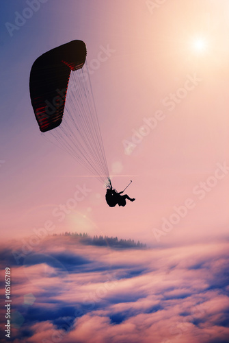 Flying paraglide