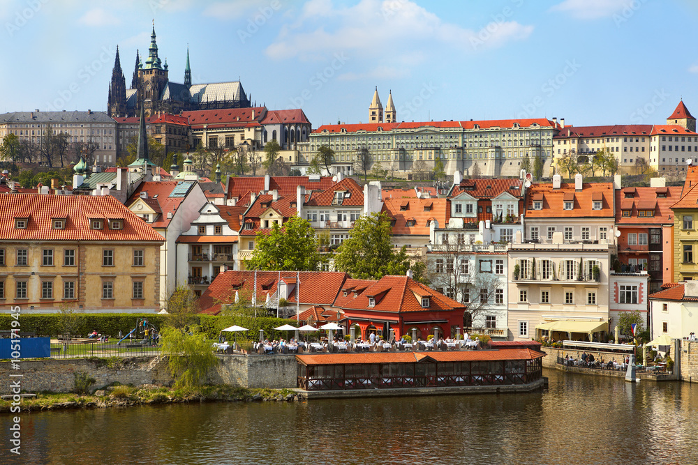 Obraz premium right bank of the river Vltava in Prague