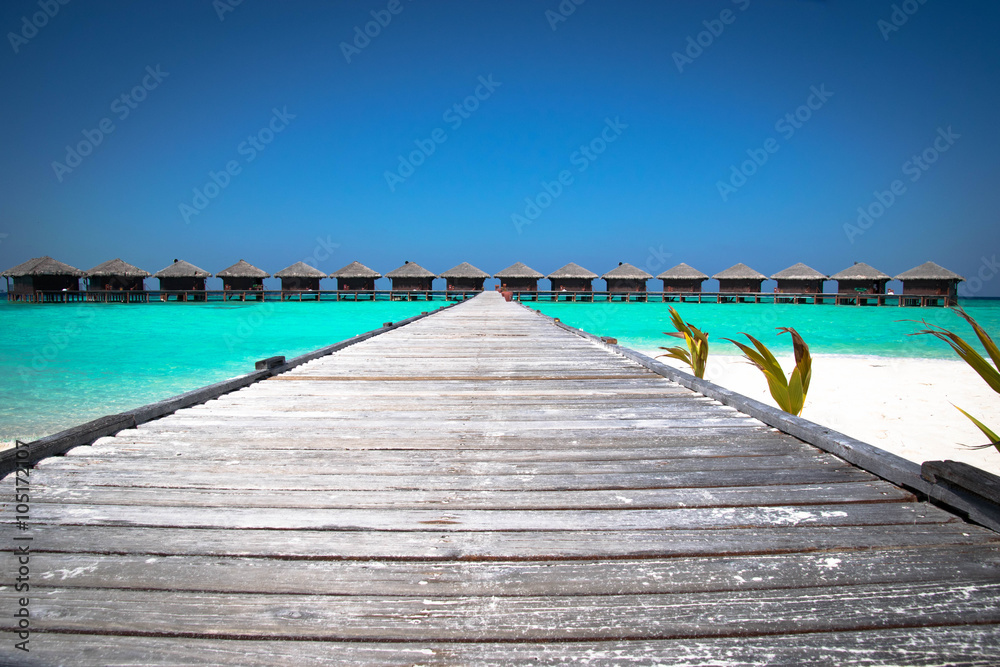 Obraz premium Jetty to Over-water bungalows