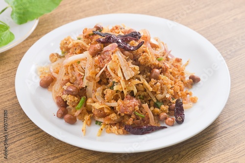 Thai Fermented Pork Salad with Spicy and Crispy Curried Rice