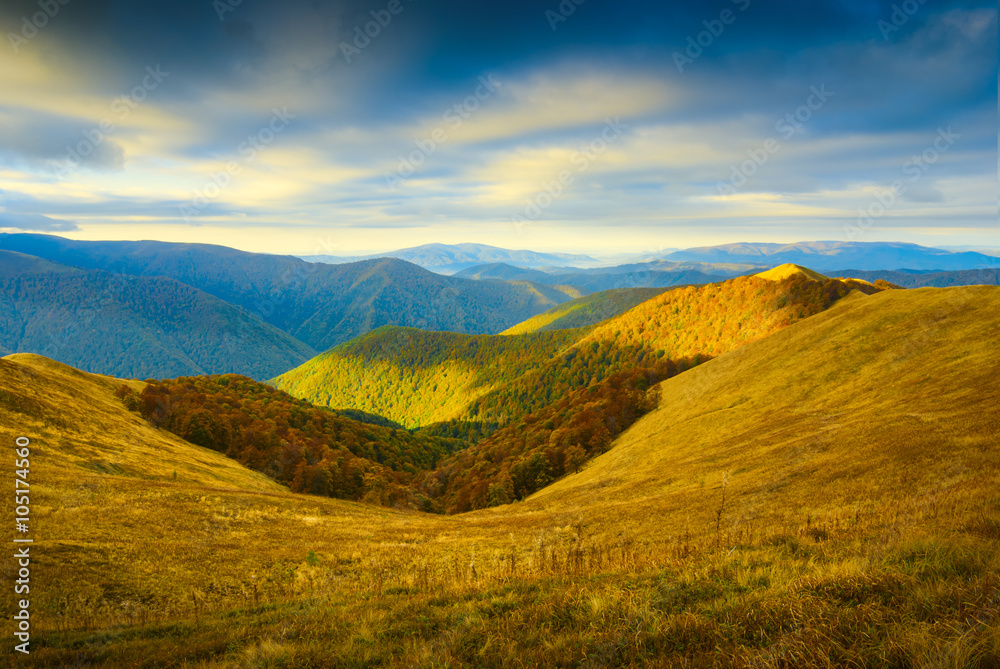 Obraz premium Carpathian autumn mountains_2