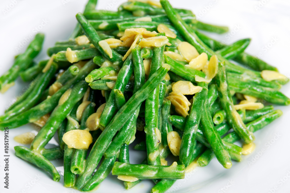 Green beans roasts garlic and flaked almond Green beans roasts garlic and flaked almond