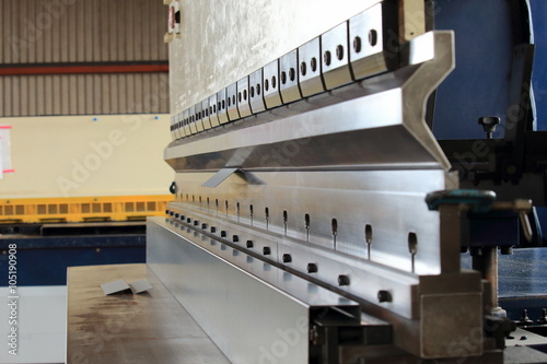 プレスブレーキ