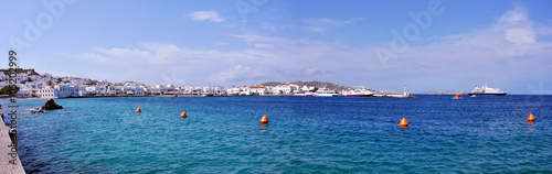 Panorama von der Küste von Mykonos, Griechenland photo