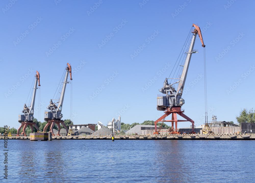 Cargo cranes in port Cargo cranes in port