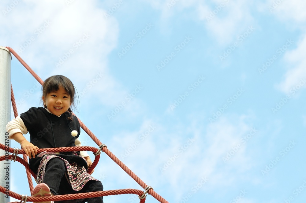custom made wallpaper toronto digital公園の遊具で遊ぶ女の子