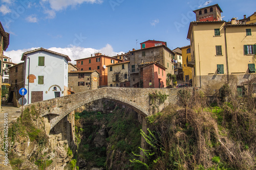 Antico ponte sul borgo medievale di Loro Ciuffenna photo