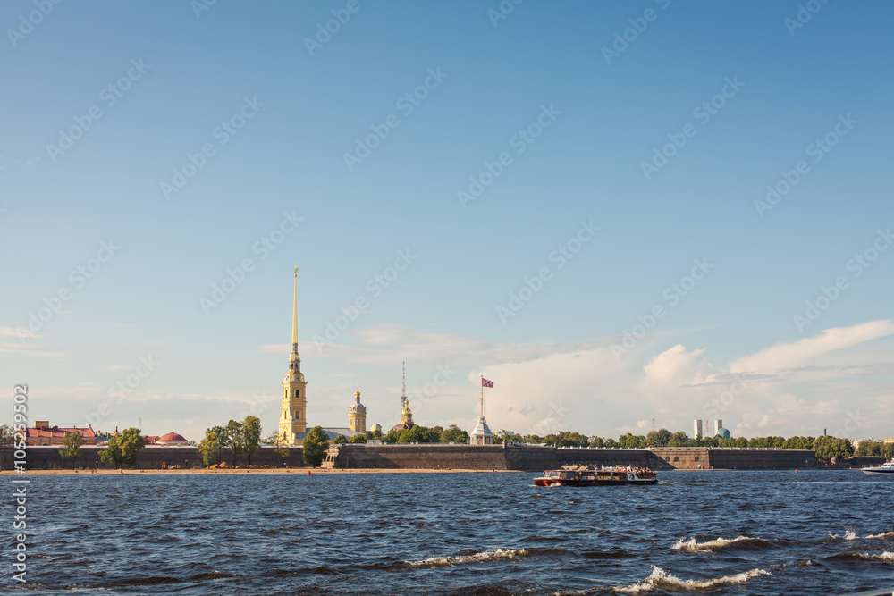 Вид на Петропавловскую крепость со стороны Невы, Санкт-Петербург, Россия