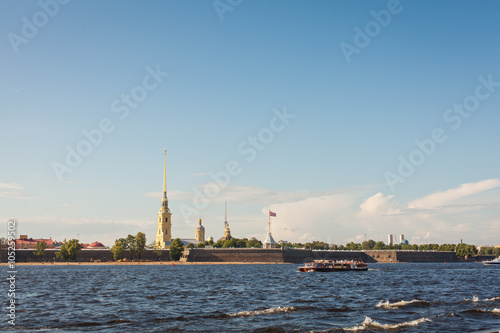 Вид на Петропавловскую крепость со стороны Невы, Санкт-Петербург, Россия