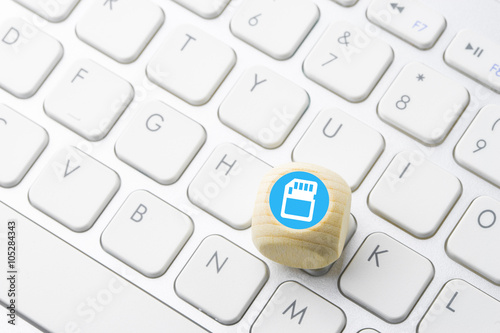 Business e-commerce icon on computer keyboard button © alice_photo