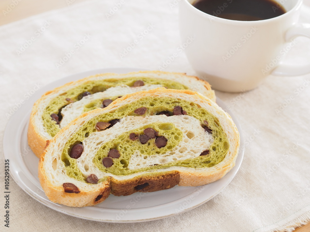 抹茶と小豆のパン 抹茶と小豆のパン