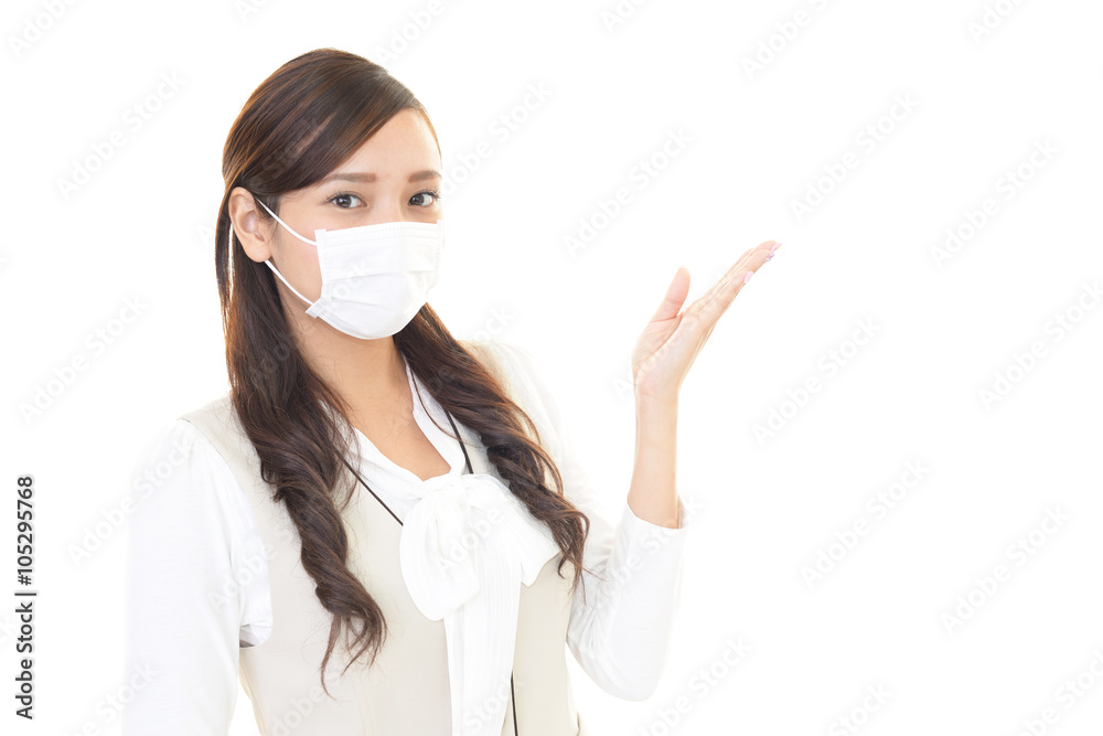 マスクをした女性