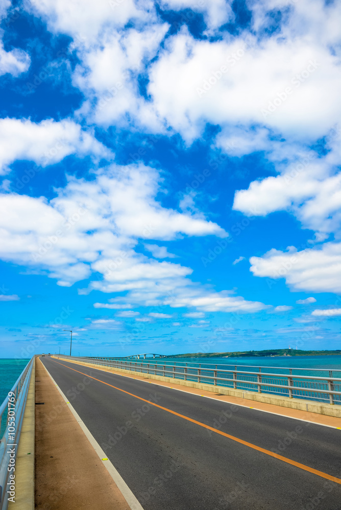 Fototapeta premium 伊良部大橋,沖縄 宮古島