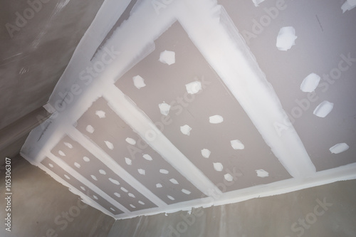 Valokuva gypsum board ceiling at construction site