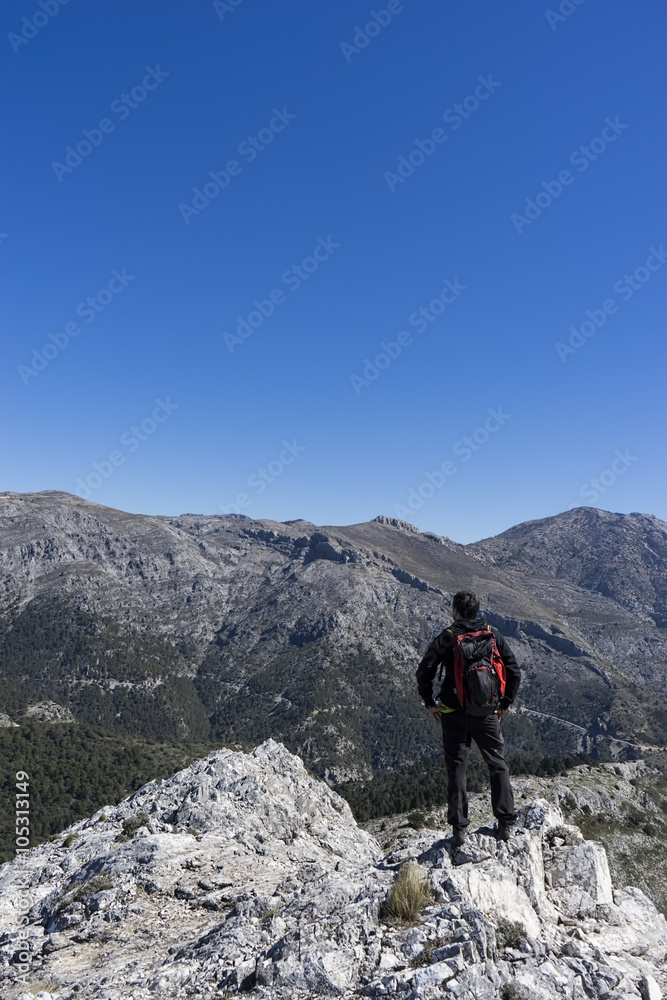 cima del pico Alcojona en el parque natural de sierra de las Nieves, Malaga