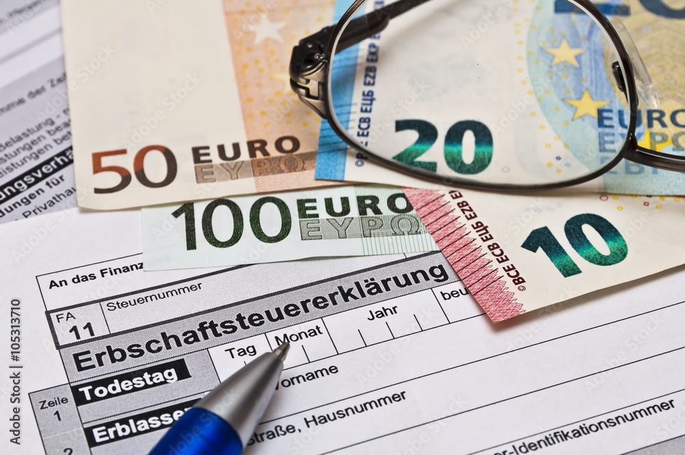 Fototapeta premium Finanzamt Erbschaftssteuererklärung ausfüllen