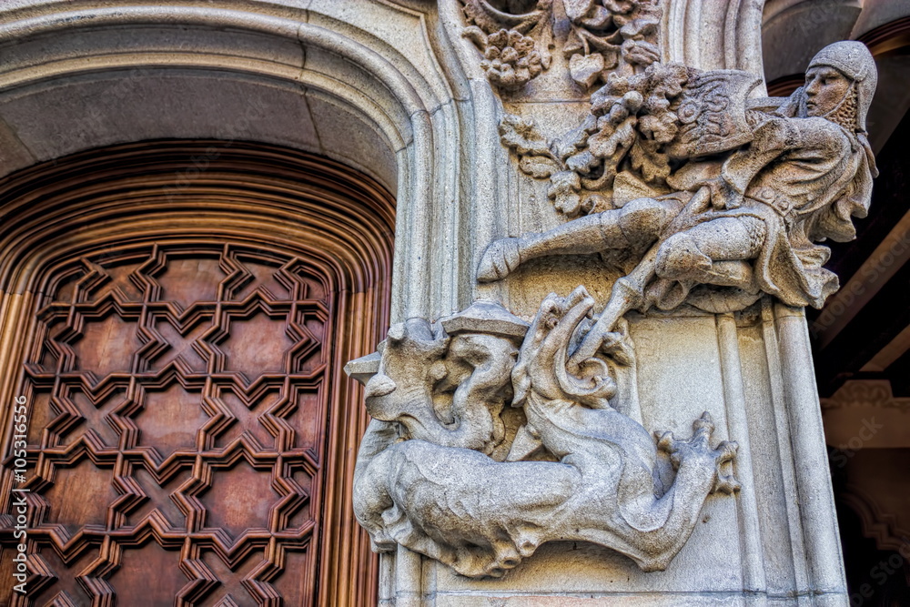 Fototapeta premium Casa Amatller Drachentöter