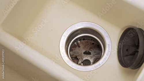 Starting and stopping food waste disposer