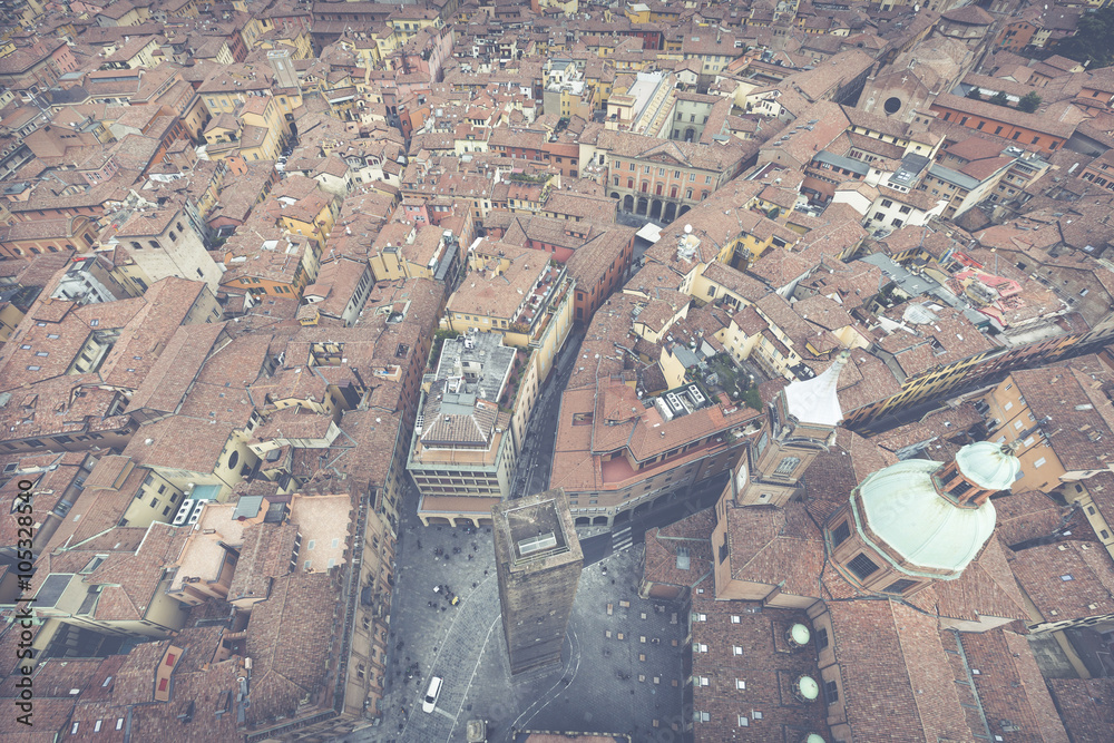 Fototapeta premium BOLOGNA, ITALY - 05 MARCH, 2016: General view of the downtown st