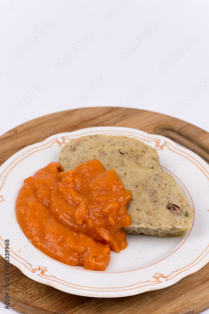 Slovakian recipe of chicken liver pasta with tomato sauce Slovakian recipe of chicken liver pasta with tomato sauce
