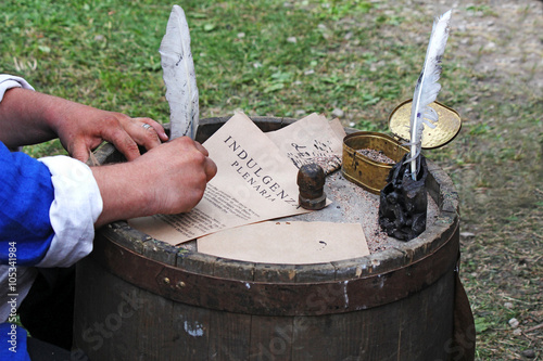 Bilde på lerret the medieval clerk signs church indulgence