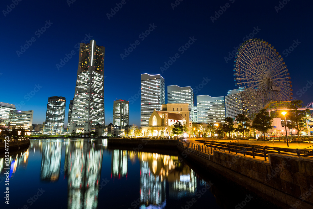 Naklejka premium Yokohama skyline