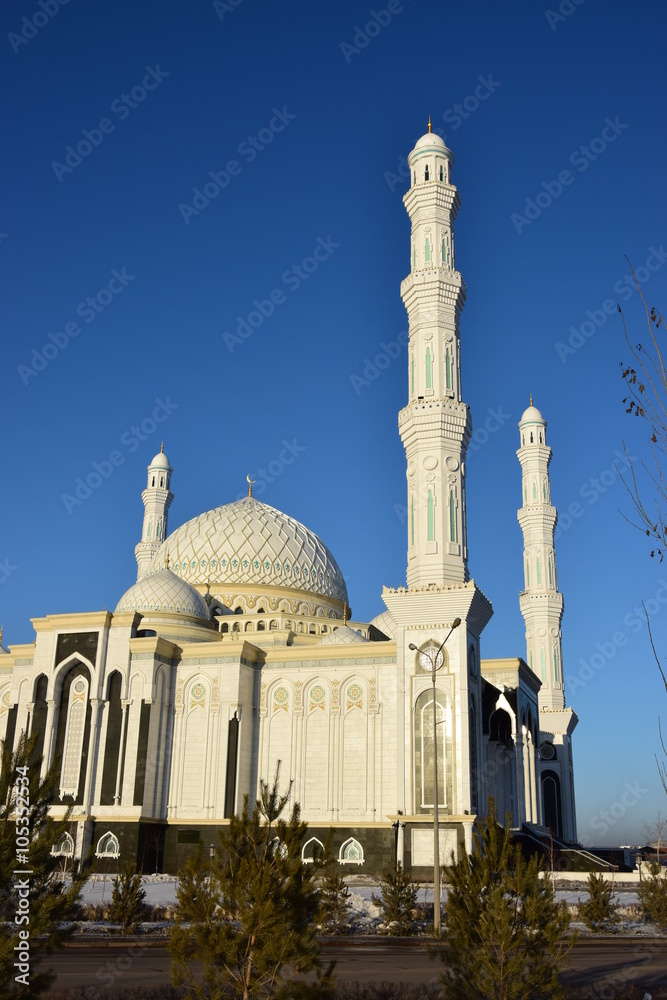 Obraz premium HASIRET SULTAN mosque in Astana, Kazakhstan