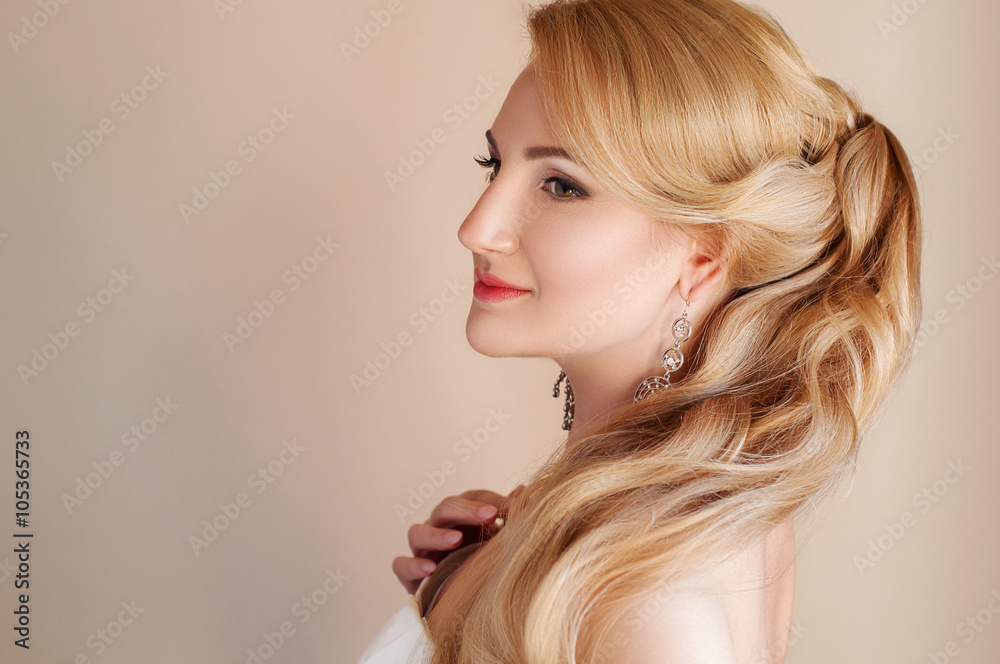 Fototapeta premium Beautiful blond fiance with professional make up