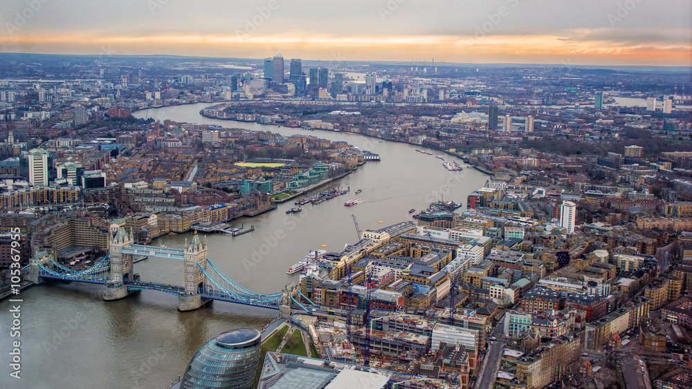 Fototapeta premium London Evening Sunset Sky. The Thames, Tower Bridge, Canary Wharf.
