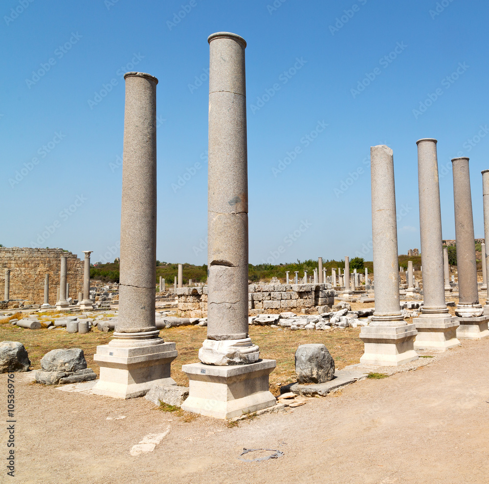 Fototapeta premium in perge old construction asia turkey the column and the roma