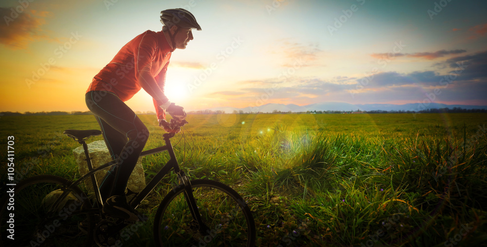 Naklejka premium Promenad een vélo VTT