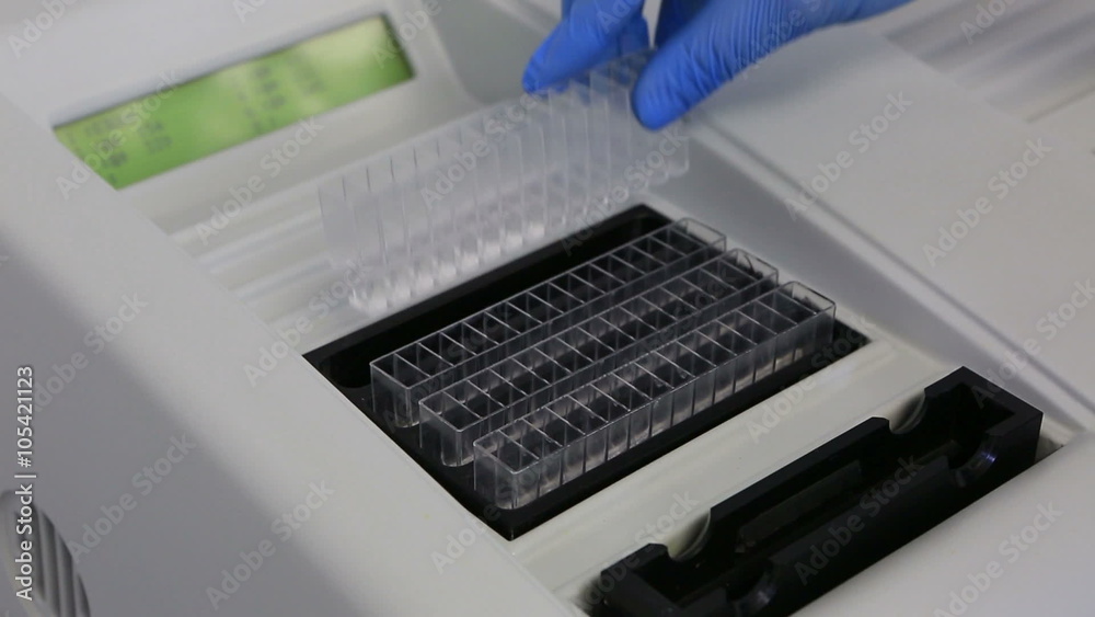 15-channel semi-automatic biochemical analyzer. 15-channel semi-automatic biochemical analyzer.