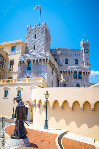 Foto francesco grimaldi statue in montecarlo