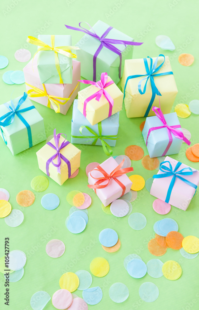 Kleine bunte Geschenke Kleine bunte Geschenke