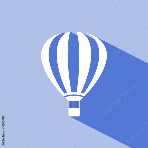Icono de un globo aerostático sobre fondo azul. Ilustración vectorial