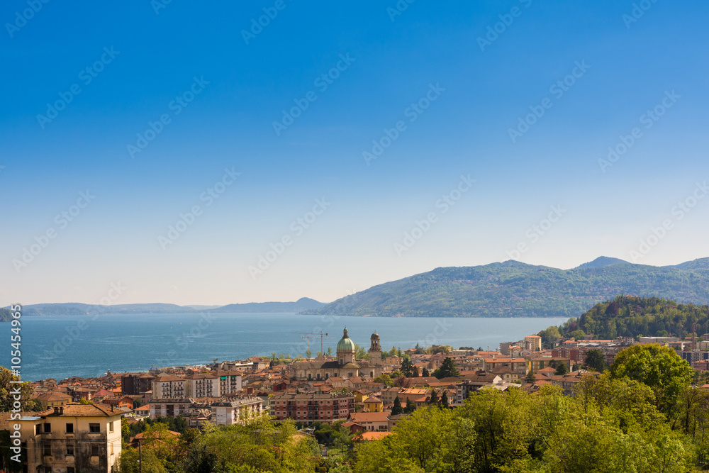 Blick über Verbania, Lago Maggiore in Oberitalien