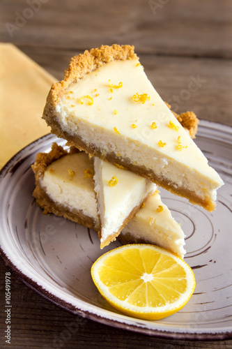 homemade lemon cheesecake