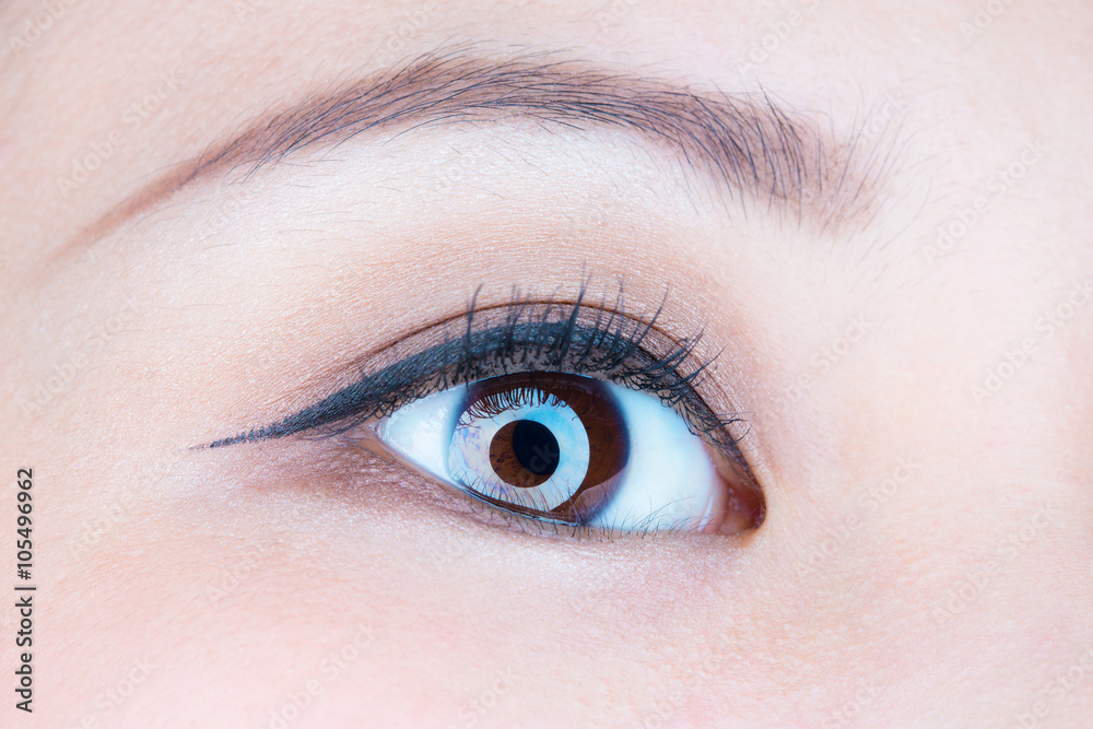 Obraz premium 美しい瞳 / 若い女性