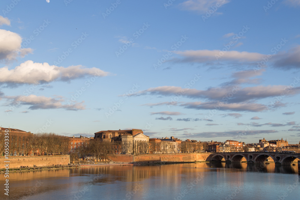 Fototapeta premium View over Garonne River in Toulouse