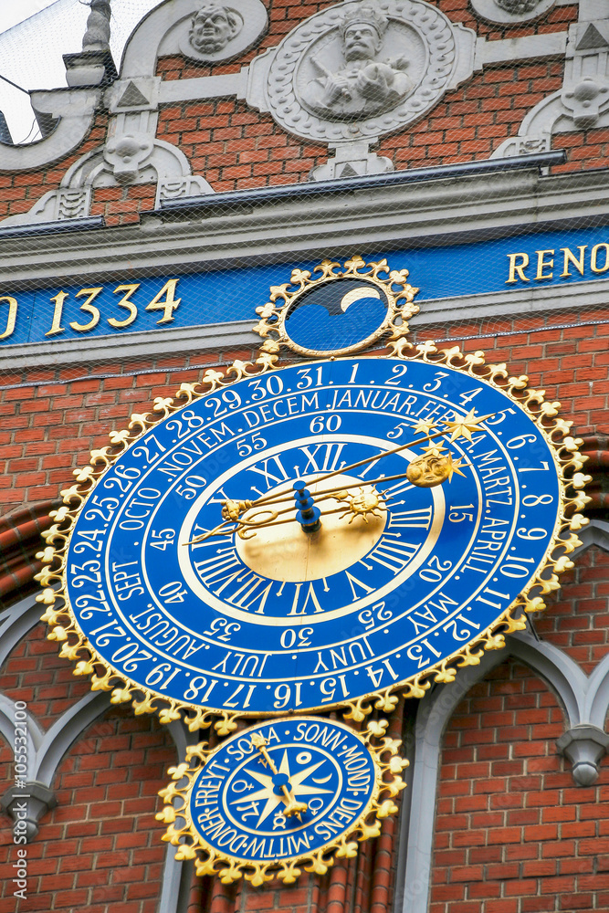 Obraz premium Detail of astronomical clock on the House of Blackheads, Riga, Latvia