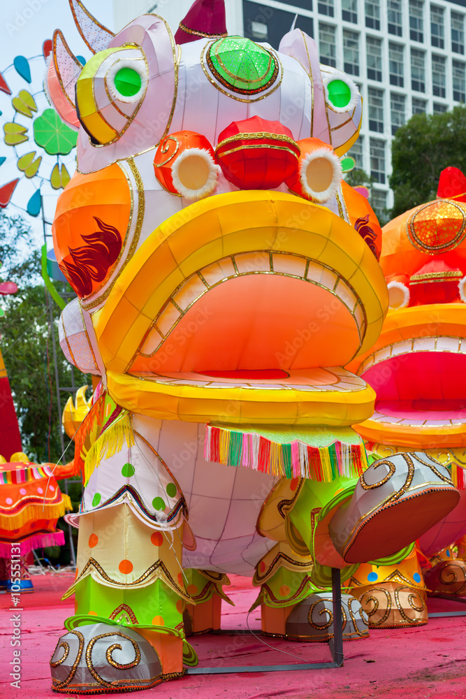 Obraz premium Park with traditional decoration dragon for chinese holiday