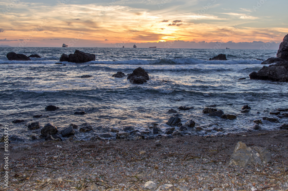 Obraz premium Antignano,tramonto allo scoglio della Ballerina.