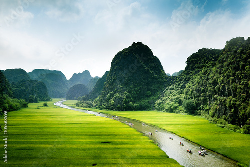 Fotografija Popular tourist caves in Vietnam